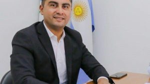 Un intendente de Neuquén entre los firmantes del amparo que rechazó el  DNU de Milei