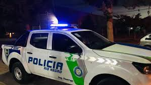 Personal de la Comisaría Tercera llegó hasta el lugar del asalto, en las zona céntrica de Roca. Foto: archivo.