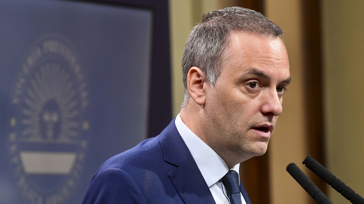 Manuel Adorni, vocero presidencial, en la conferencia de prensa en la Casa Rosada. Foto Télam.