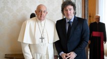 Imagen de Milei se reunió con el papa Francisco en el Vaticano: de qué hablaron y qué regalos intercambiaron