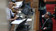 Imagen de La Ley Ómnibus vuelve a comisión: derrota legislativa de Milei y amenaza a gobernadores 