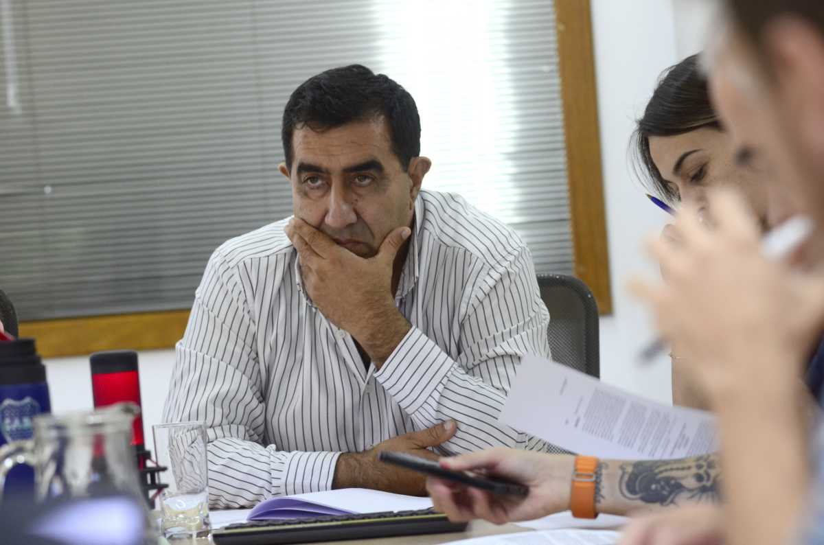 Jose Luis Artaza ( Hacemos Neuquen) presidió la comisión de Hacienda y agregó detalles al despacho del oficialismo para la tasa vial (foto Cecilia Maletti) 