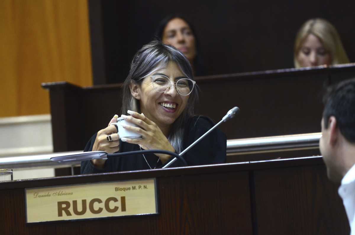 Daniela Rucci (MPN) junto a otros diputados presentó el proyecto para regular el trabajo remoto. Foto: Cecilia Maletti