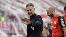 Imagen de Demichelis y el palito a Martínez: «Si termino con 7 defensores no respetaría la historia de River»