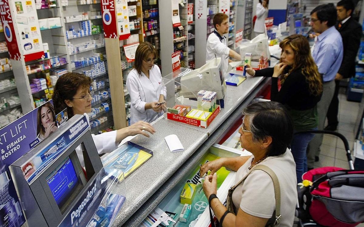 Los medicamentos más consumidos por adultos mayores sufrieron un alto incremento en sus precio. Foto: archivo.
