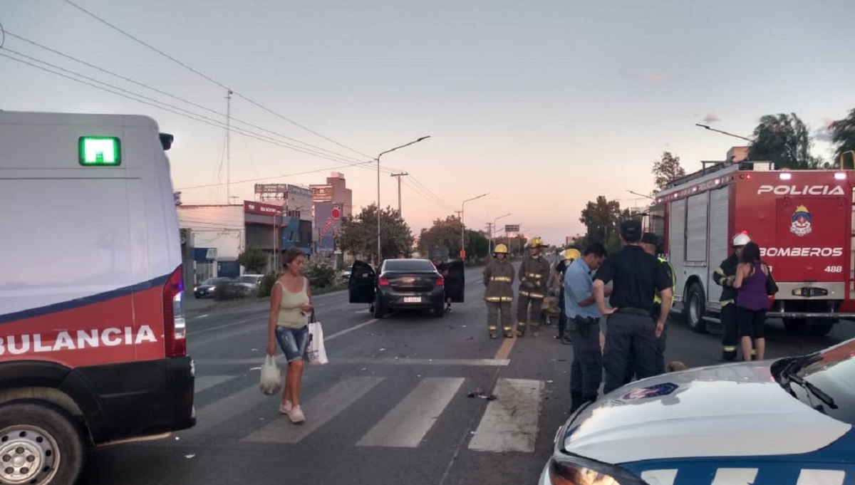 Fuerte choque sobre la ex-Ruta 22 de Neuquén. Foto: Gentileza. 