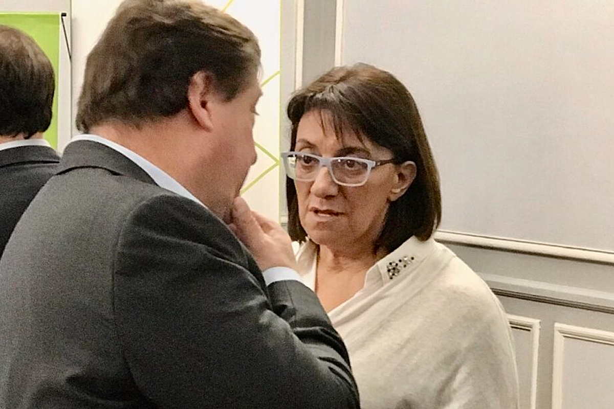 La senadora Mónica Silva  y el gobernador Alberto Weretilneck.  