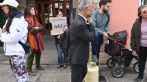 Imagen de Un año y medio más tarde, un juez federal llama a conciliación por el amparo del gas en Bariloche