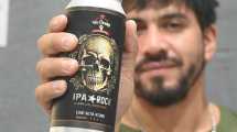 Imagen de IPA Rock, una cerveza fabricada en Roca para honrar a las bandas regionales de ayer y de hoy