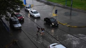 Tormenta y ¿granizo?: los peores horarios del alerta que complica a Neuquén y Río Negro este domingo