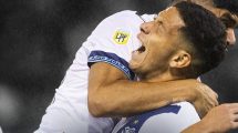 Imagen de Vélez le ganó a Rosario Central sobre el final y se metió en zona de clasificación