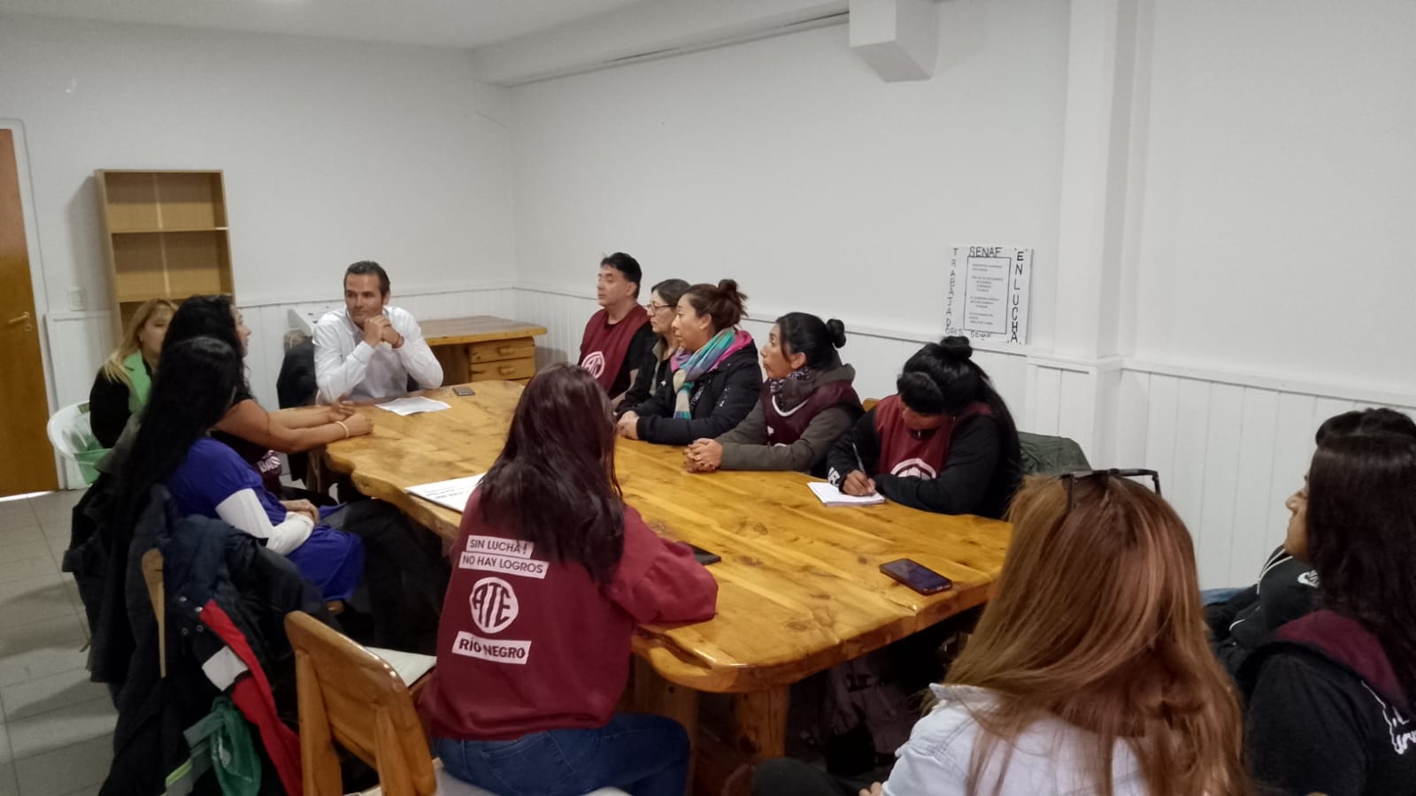 Una delegación de ATE Bariloche se reunió ayer con el ministro Juan Pablo Muena por los reclamos de Senaf y Desarrollo Humano. Gentileza ATE