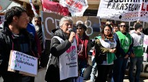 Imagen de Docentes marcharon a Educación en Bariloche con una fuerte demostración de unidad