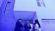 Imagen de Gaido inauguró viviendas con ingresos municipales, tras el retiro de fondos de Milei