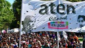 Video | Inicio de clases en Neuquén: terminó la marcha en el centro, qué pasa el martes