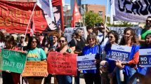 Imagen de Video | Asamblea de la Universidad del Comahue en Neuquén: acto en rechazo al congelamiento presupuestario