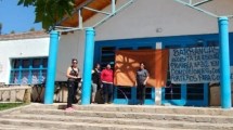 Imagen de Familias tomaron dos escuelas de Neuquén exigiendo obras edilicias para comenzar las clases