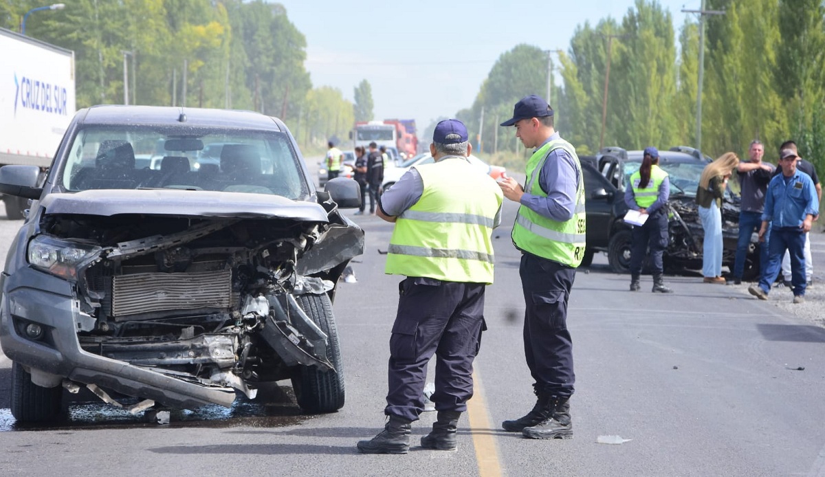 Choque fue frontal entre dos camionetas. Foto Andrés Maripe