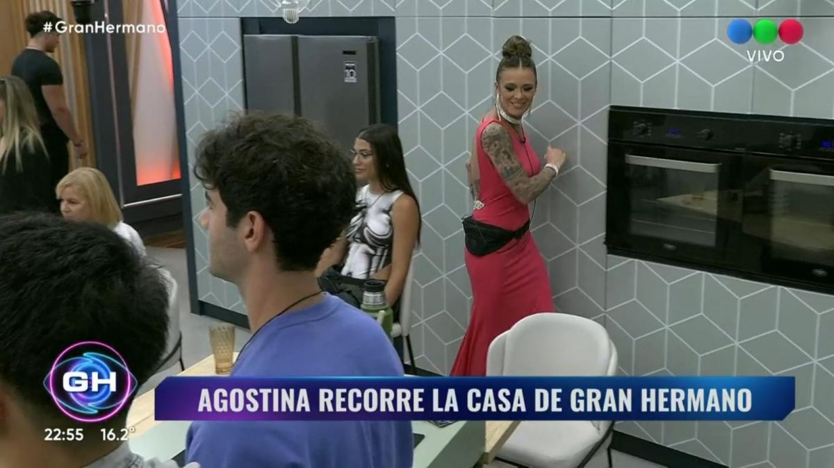 Agostina entró de visita en Gran Hermano y hubo tres sobres que cambiaron los nominados. Foto: Captura Telefe. 