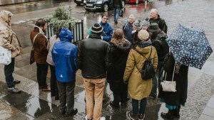 Una ONG británica capacita a personas en situación de calle para ser guías turísticos