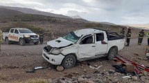 Imagen de Violento vuelco en la Ruta 2 deja a tres personas heridas cerca de Chos Malal