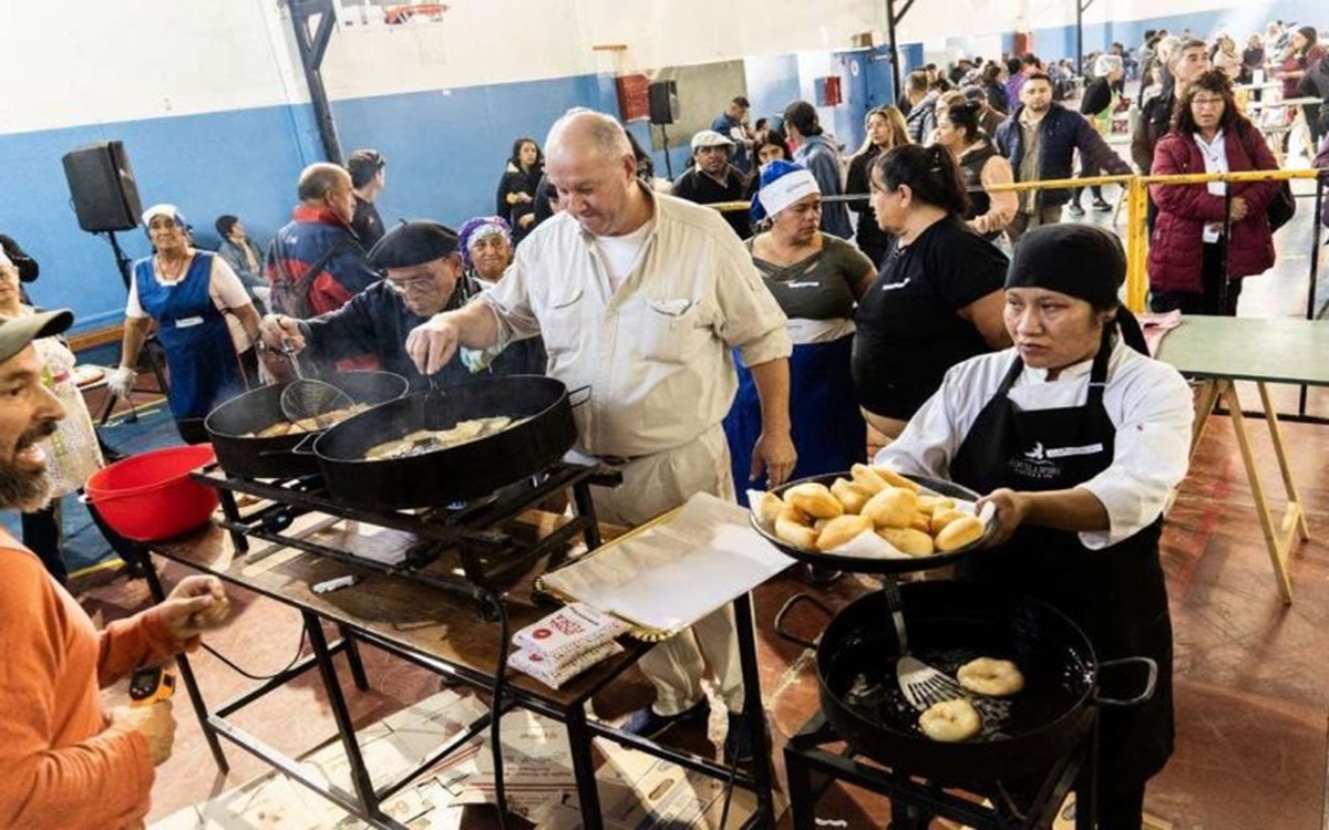 Comenzó el concurso de la torta frita en Bariloche. Foto: Gentileza Bariloche Informa.