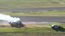 Imagen de El fuerte choque entre Valle y Maceira que asustó a todos en el TC Pista en Toay