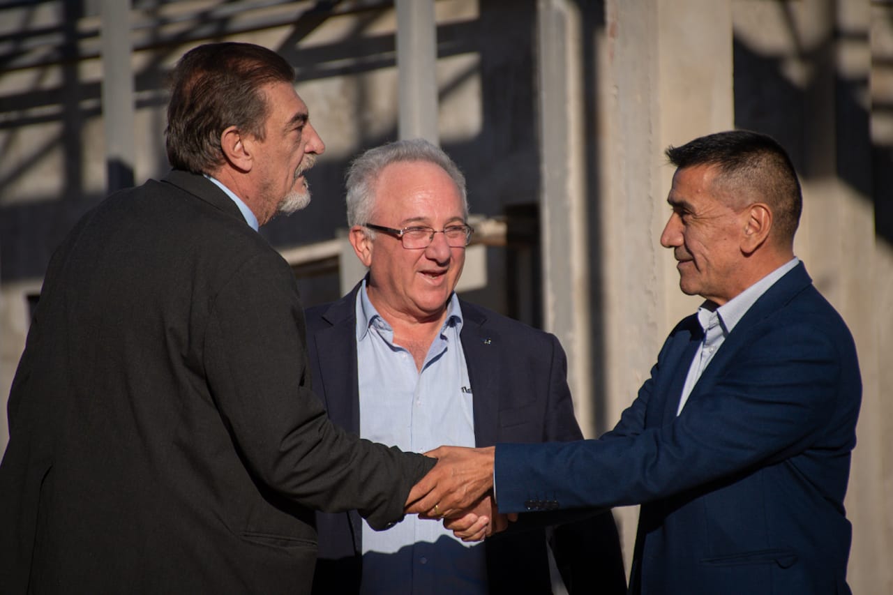 El rector Rubén Soros recorrió la obra del Colegio Preuniversitario de la UTN (Foto: gentileza)