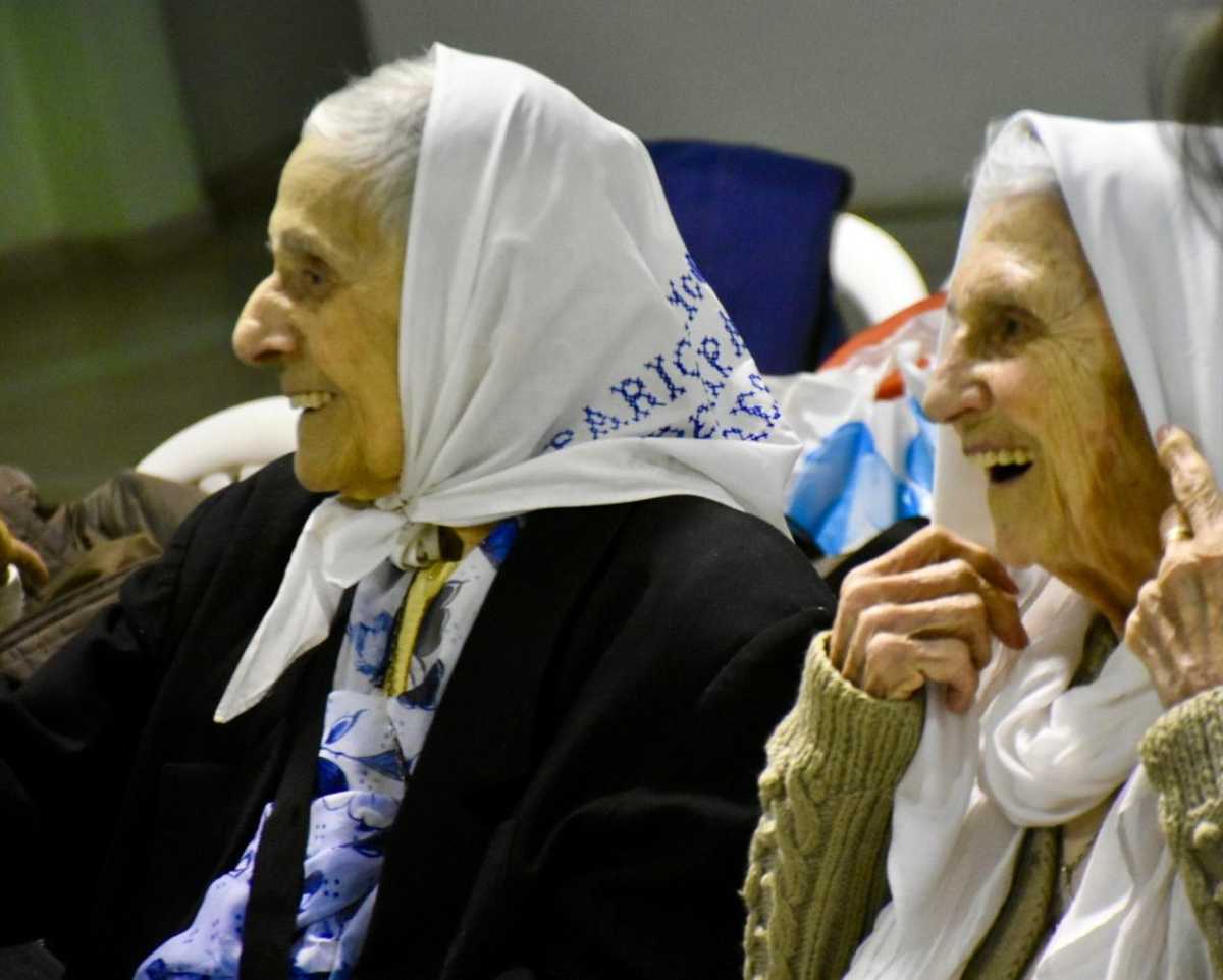 Las Madres neuquinas de Plaza de Mayo cumplen 47 años de lucha organizada (foto Matías Subat)