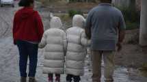 Imagen de Familia solidaria de Roca: finalmente y «por un acto de amor» las mellizas volverán al Senaf