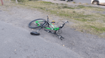 Imagen de Dos heridos luego de un choque entre una moto y una bicicleta sobre Ruta 22 en Neuquén