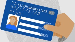 Inclusión: cómo funcionan las tarjetas europeas de discapacidad, usadas en cada vez más países