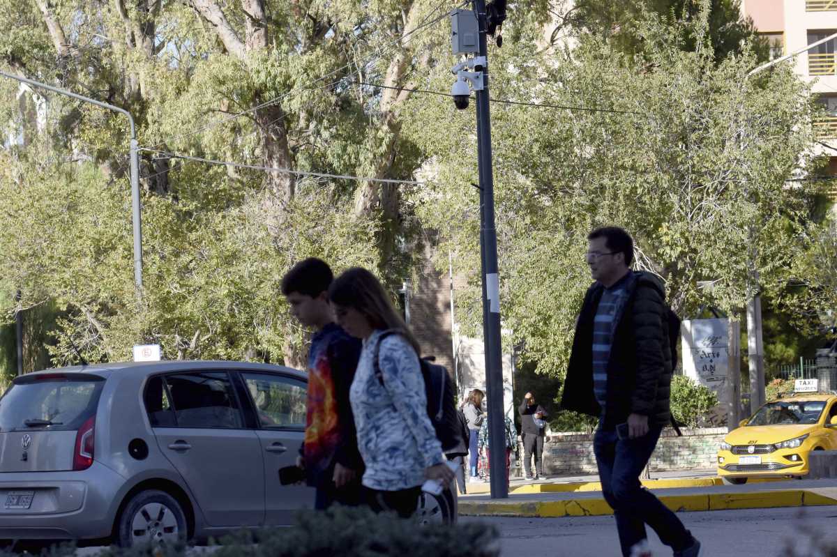 El valor de las fotomultas está determinado por el precio de un litro de nafta súper.  Foto: Matías Subat.