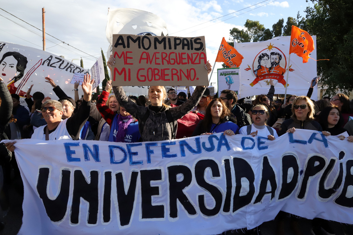 Marcha universitaria en Viedma, la capital rionegrina
Foto archivo: Marcelo Ochoa