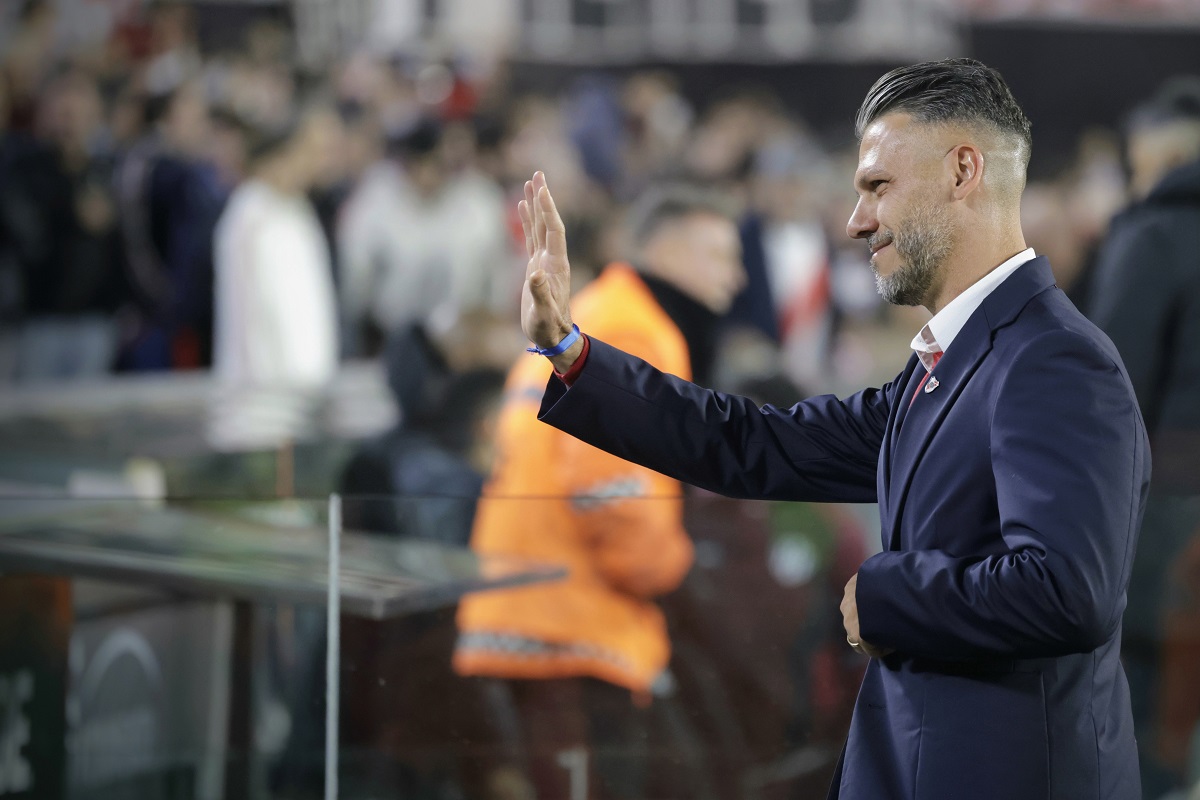 Martín Demichelis fue silbado cuando ingresó al campo de juego. Foto: FBaires.