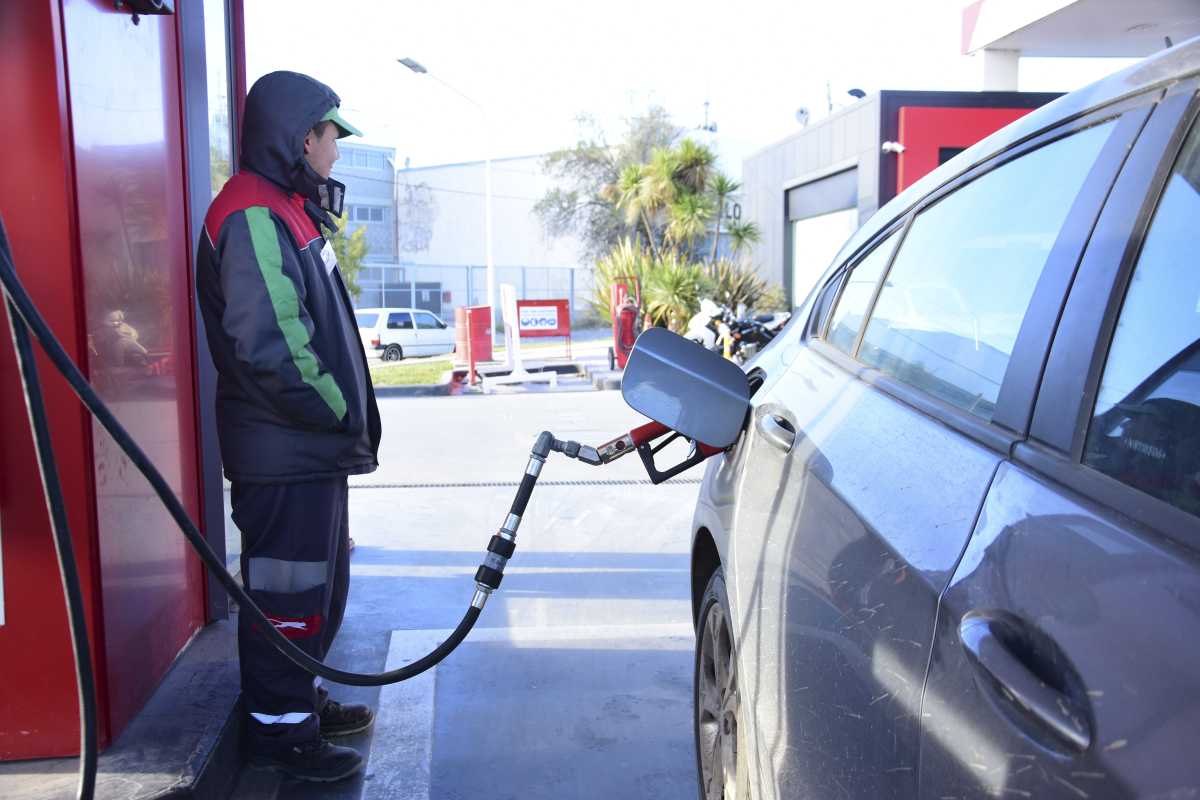 Este lunes rige un nuevo aumento de combustibles. (Foto: Archivo Cecilia Maletti)