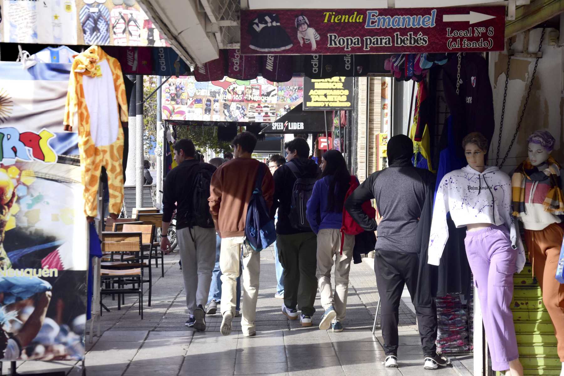 A qué hora cierran los comercios de Neuquén en Año Nuevo. (Foto: Cecilia Maletti)