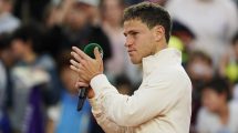 Imagen de El Peque Schwartzman quedó afuera en su último Roland Garros y recibió una ovación