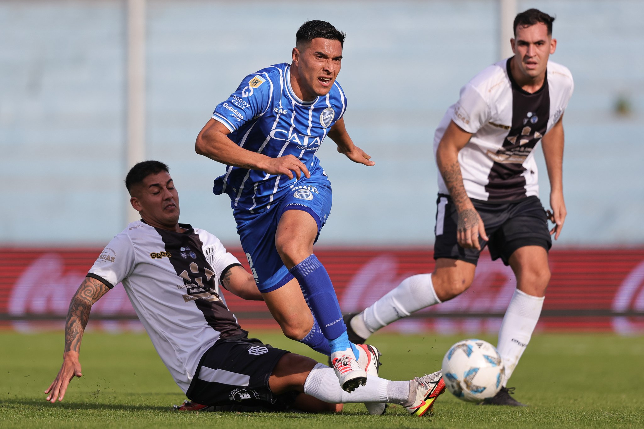 Pino marcó el primero de Godoy Cruz en la goleada contra El Porvenir.