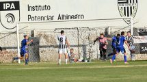 Imagen de La polémica de Cipolletti – Villa Mitre: ¿Fue falta a Crespo en el gol visitante?