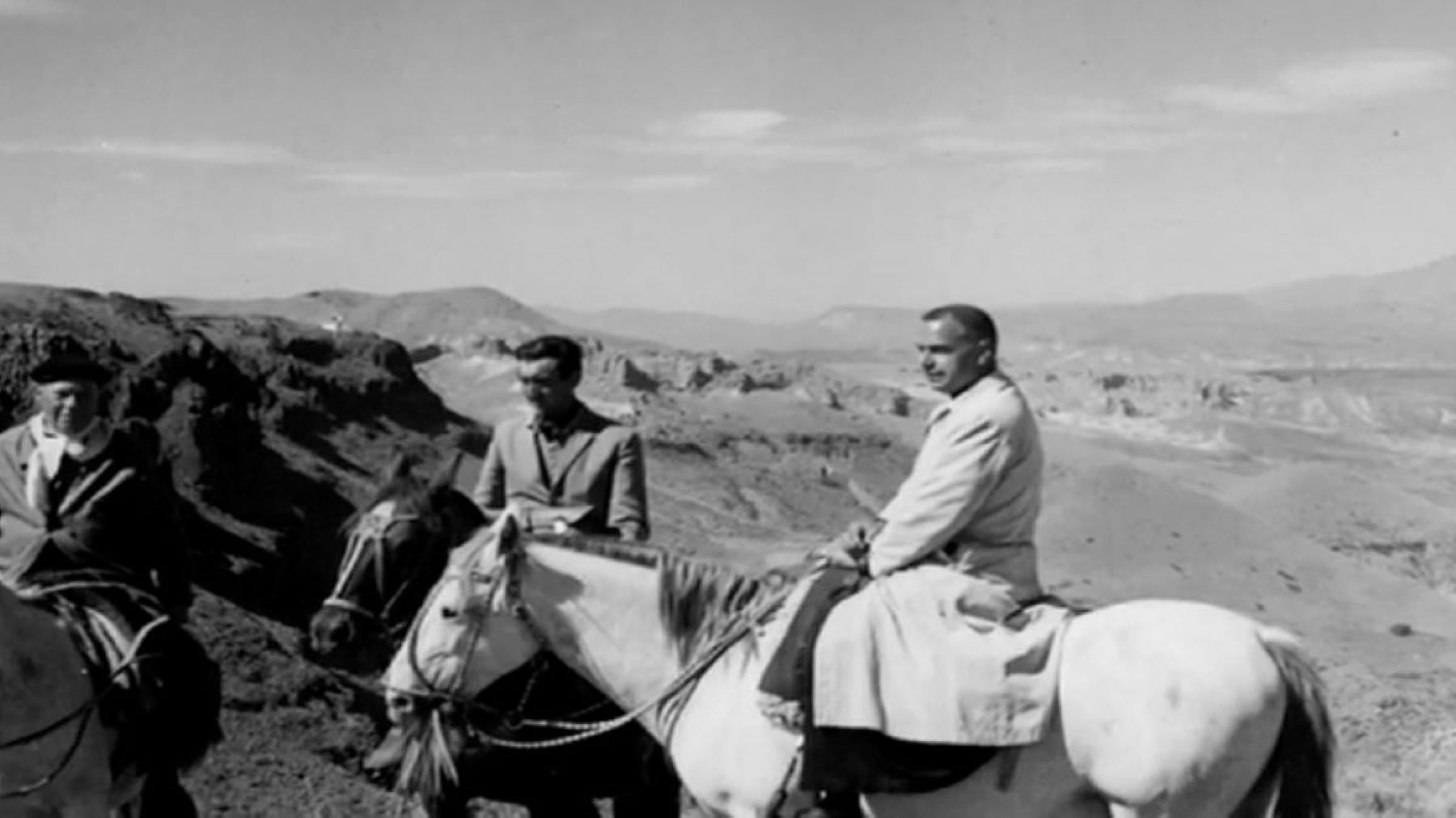 Jaime de Nevares nunca descansó. Recorrió todo el interior de la provincia de Neuquén para conocer la realidad de los más desprotegido. Foto: Gentileza, museo Paraje Confluencia