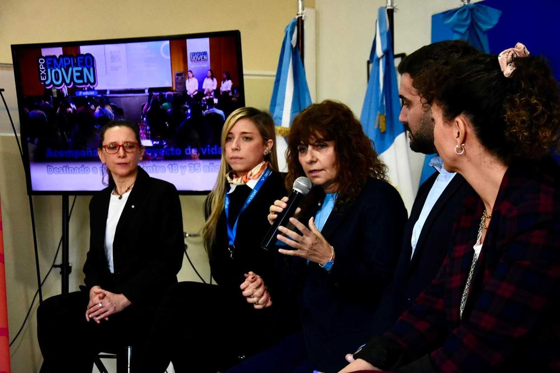 La jefa de gabinete, María Pasqualini, adelantó la actividad de promoción en escuelas medias en junio para la expo que se desarrollará el 8 y 9 de octubre (foto Matias Subat)