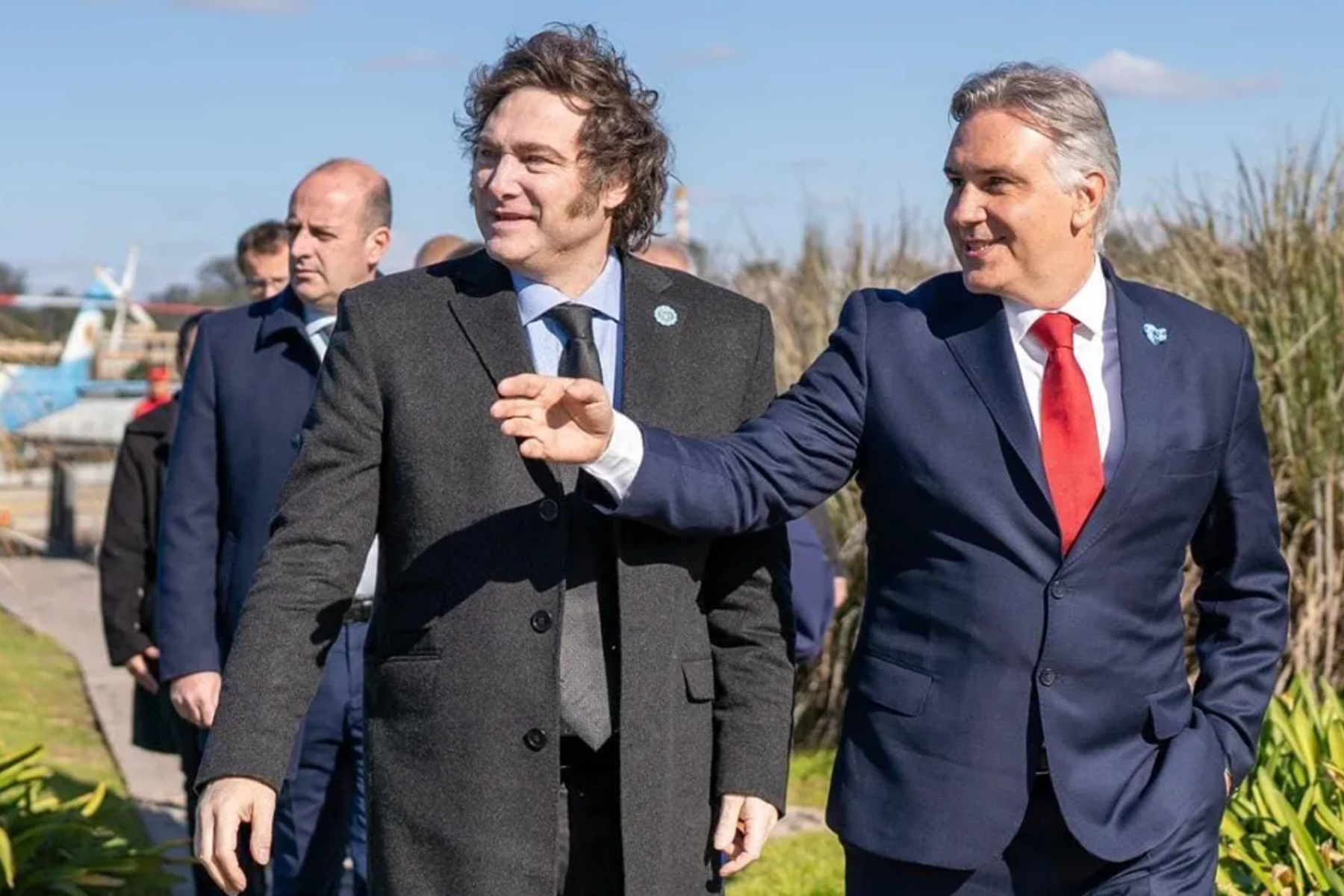 Martín Llaryora y Javier Milei en el Centro Cívico de Córdoba, durante la visita del presidente a la provincia. Foto Gentileza.