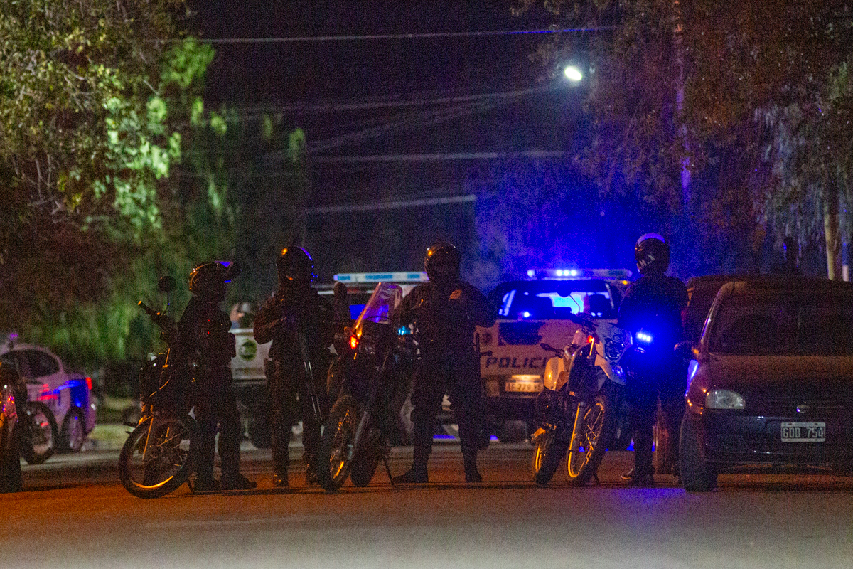 Asesinaron a balazos a un hombre en barrio Tiro Federal de Roca. Foto: Juan Thomes