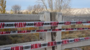 Vialidad Rionegrina suma promesas ante el deterioro que crece en el puente de Paso Córdoba en Roca