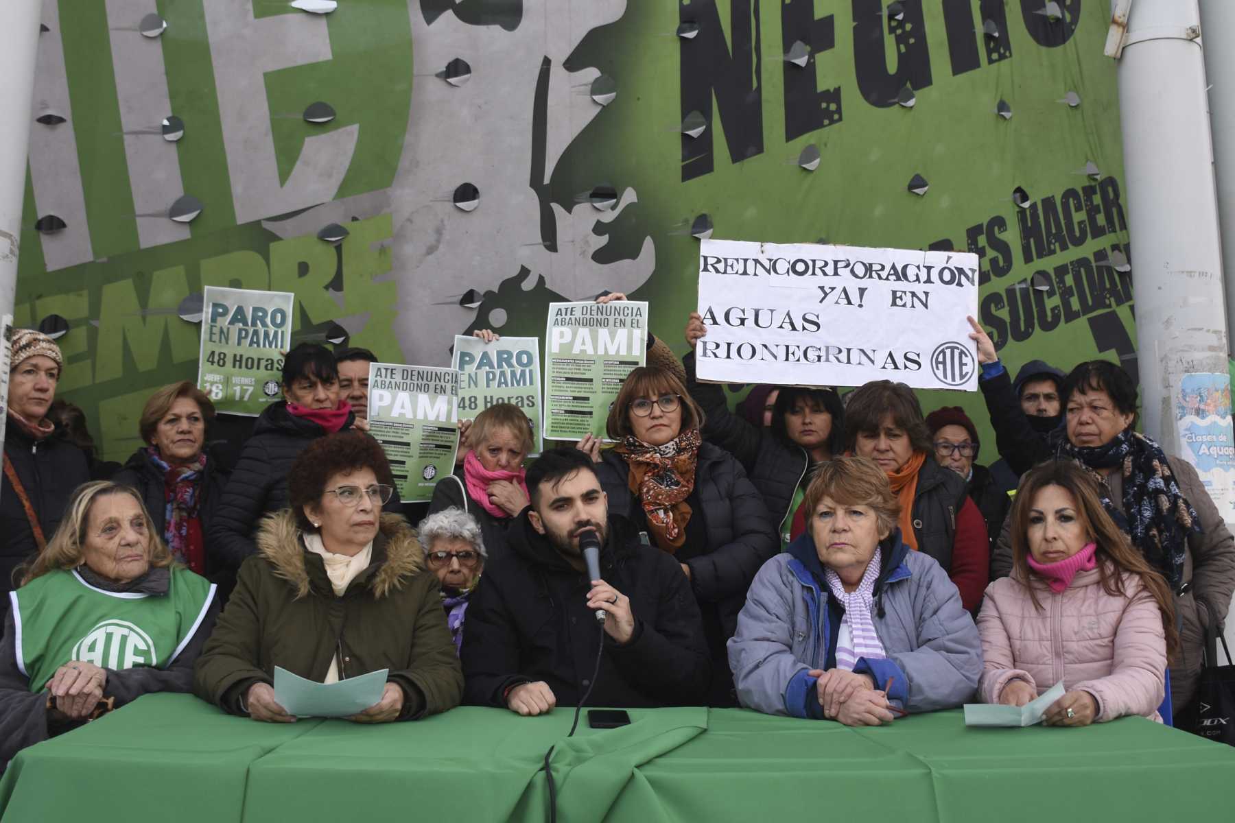 ATE paralizará la atención en PAMI en todo Río Negro ante los despidos masivos que denunció el gremio. Foto: Juan Thomes.