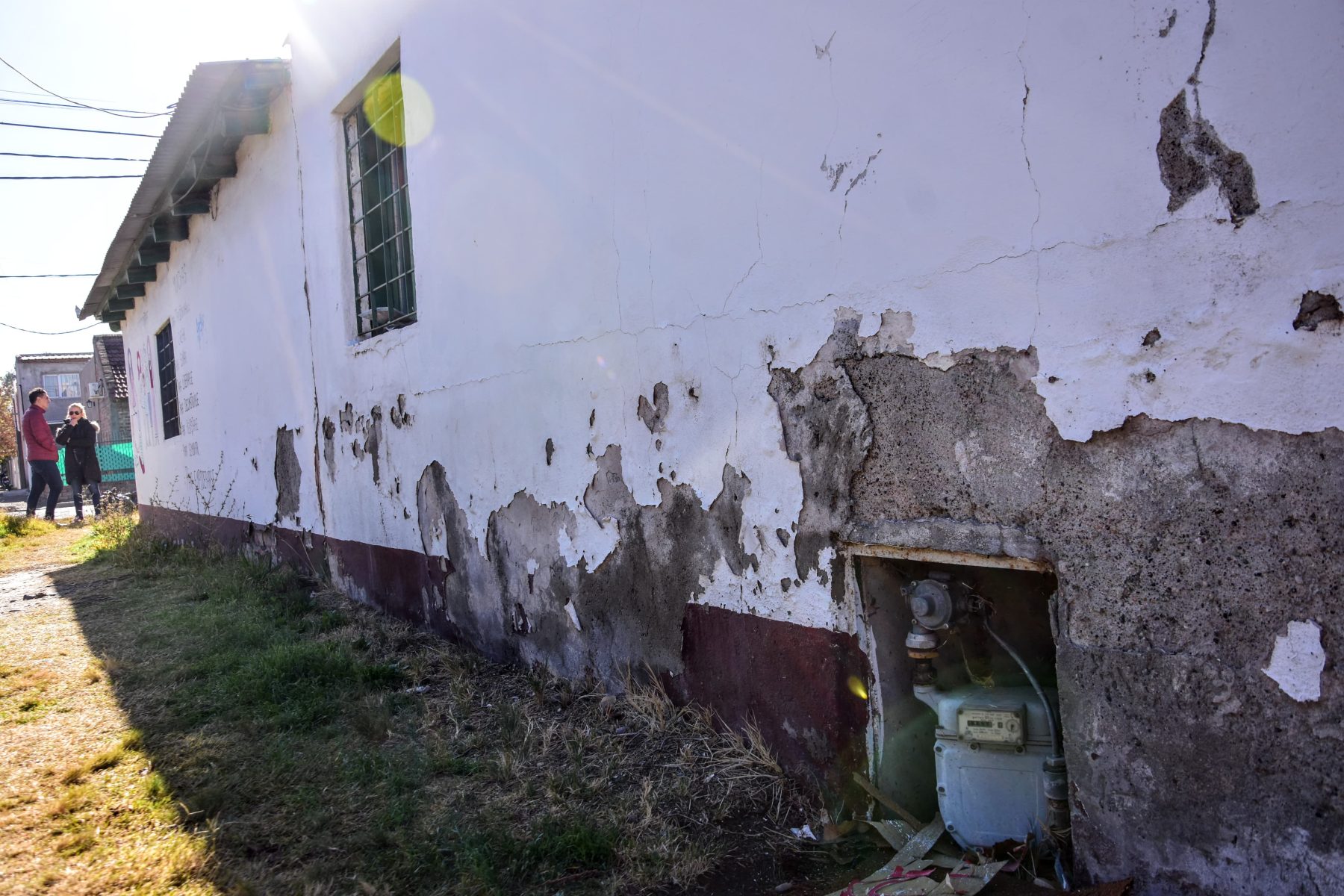 La sede de Pilar y Las Palomas tiene un grave problema en la instalación de gas. Se usa únciamente para acopiar materiales. Foto Cecilia Maletti.