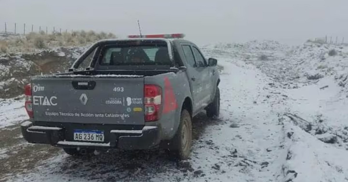 Sorprendente caída de nieve en Córdoba: ciudades pintadas de blanco y rutas cortadas thumbnail