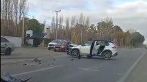 Imagen de Fuerte choque sobre la Ruta 22, cerca de Roca: maniobra desafortunada y tránsito desviado