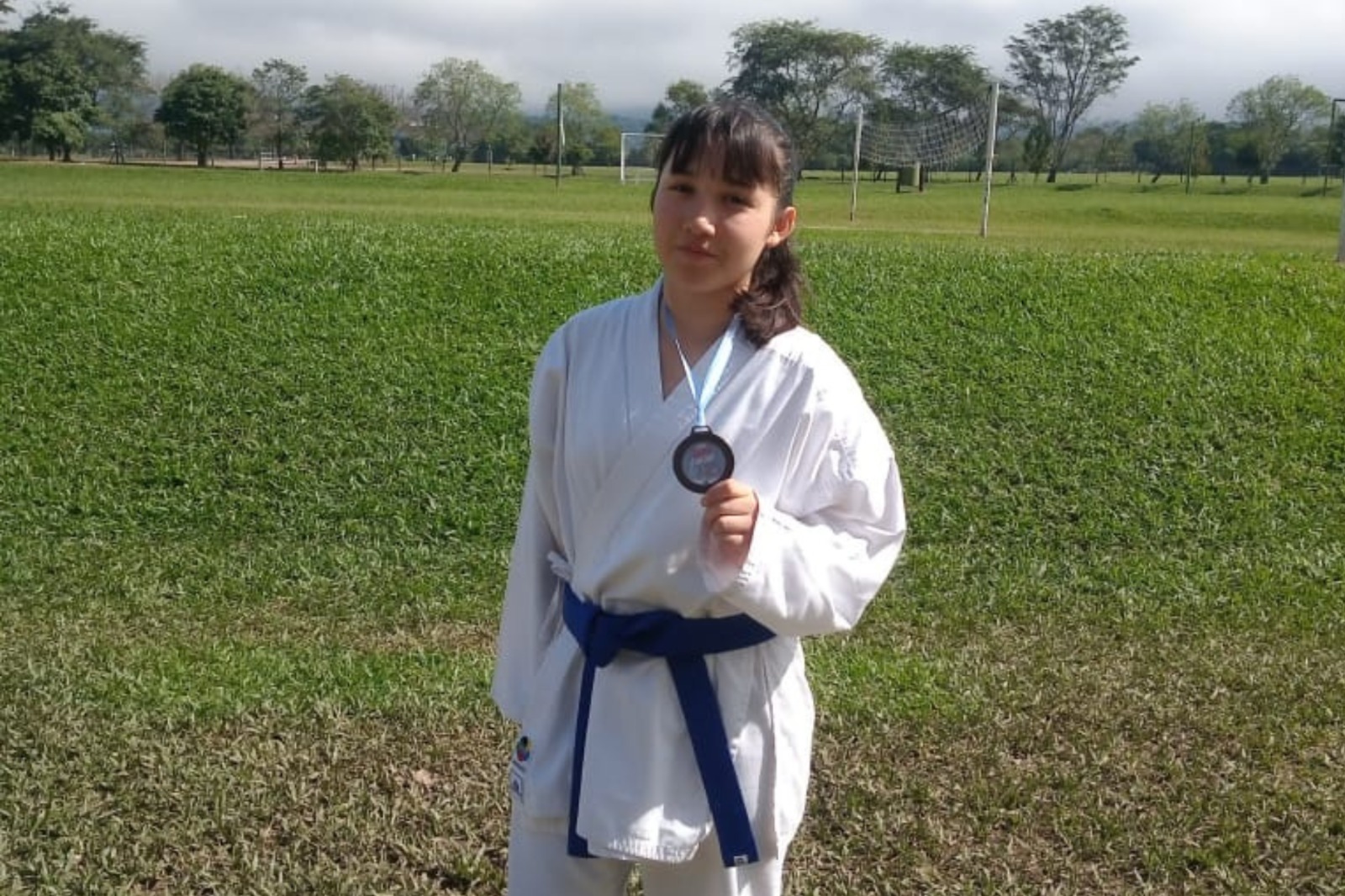 Melissa Valentina Rodríguez es una deportista viedmense de la disciplina karate. Foto: gentileza.